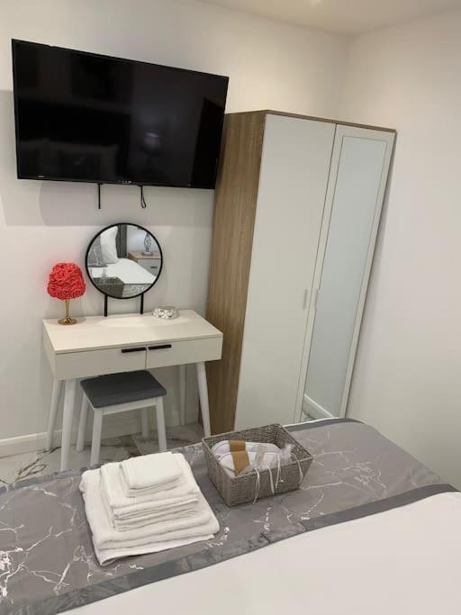 Apartment C, A One Bedroom Flat In South London Carshalton Exteriör bild