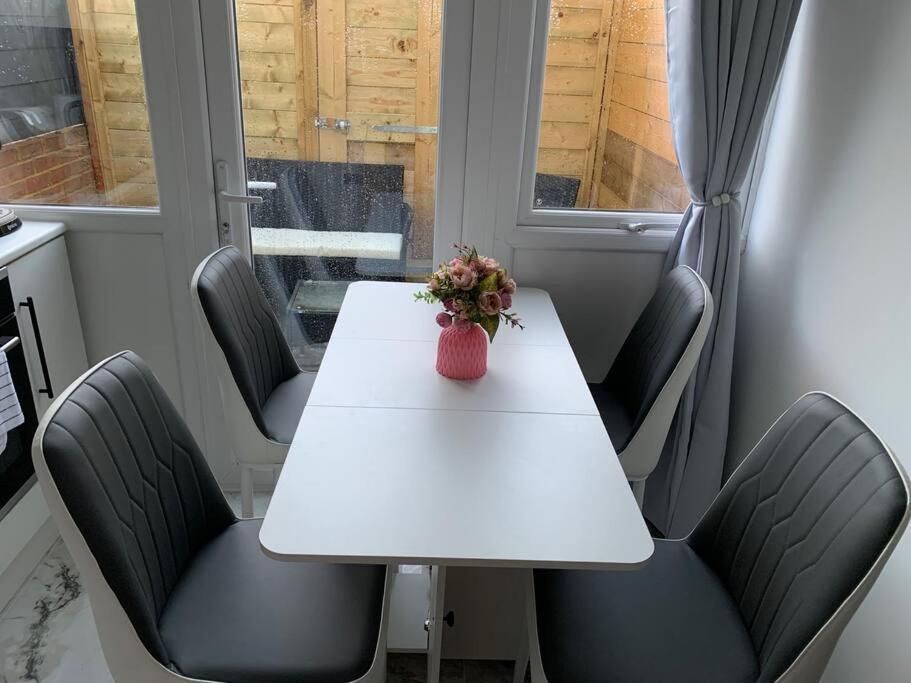 Apartment C, A One Bedroom Flat In South London Carshalton Exteriör bild